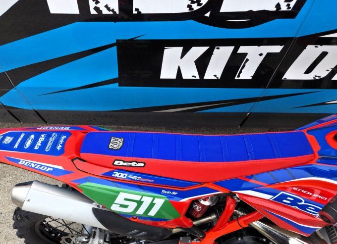 housse de selle -beta xpro - race - rr - 2024 - 2025 - 2026 -2027 - bleu rouge -