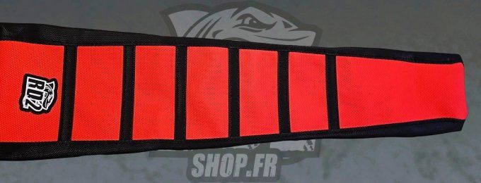 housse - de - selle - derbi - gilera - 2018 - 2019 - 2020 - rouge - noir - drd - senda - rcr - smt -