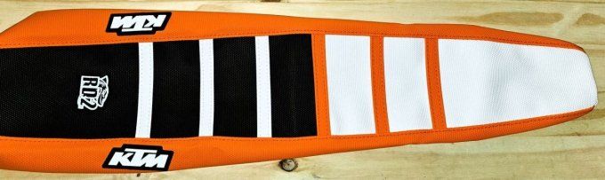 housse-de-selle-seat-cover-ktm-sx-sxf-2023-2024-2025 -2026 - 2027-factory-rd2-orange-blanc-noir-