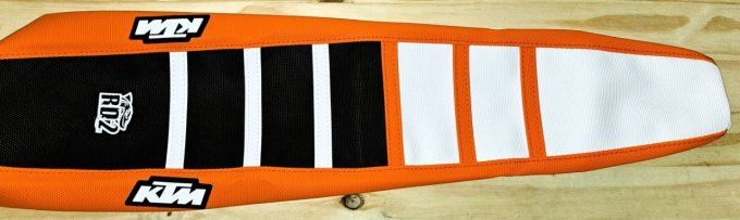 housse de selle - seat cover - ktm - sx - sxf - 2023 - 2024 - factory -rd2 - orange - blanc-noir - 1