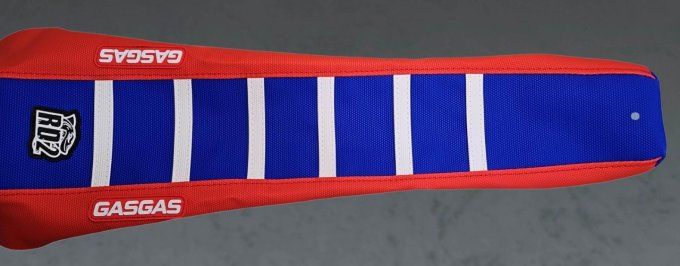 housse de selle - seat - mx - gasgas - mc 85 - mc85 - 2025 - 2026 - 2027-rouge - bande blanc - bleu
