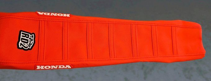 housse - selle - honda - hrc - crf - 250 - 450 - 2022 -2023 -2024 - 2025 - 2026 - seat cover - rouge