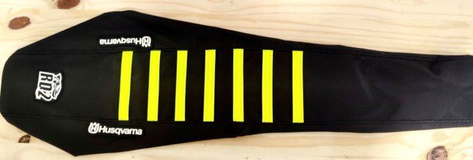 seat cover , housse de selle , husqvarna , hva , jaune fluo , NOIR , neon , rd2 , 2023 , 2024 -2025 